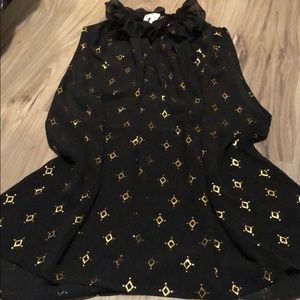 Sleeveless Blouse w/ Gold Details & Keyhole Cutout